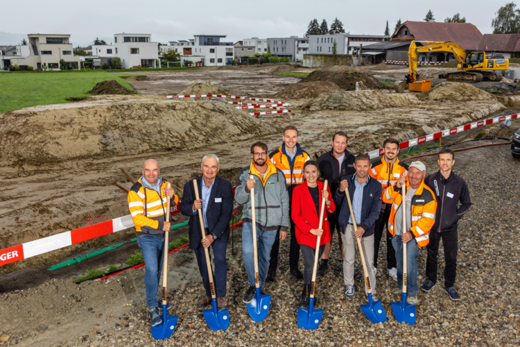 Spatenstich Grünrainpark im Rain – Einziehen und Aufblühen